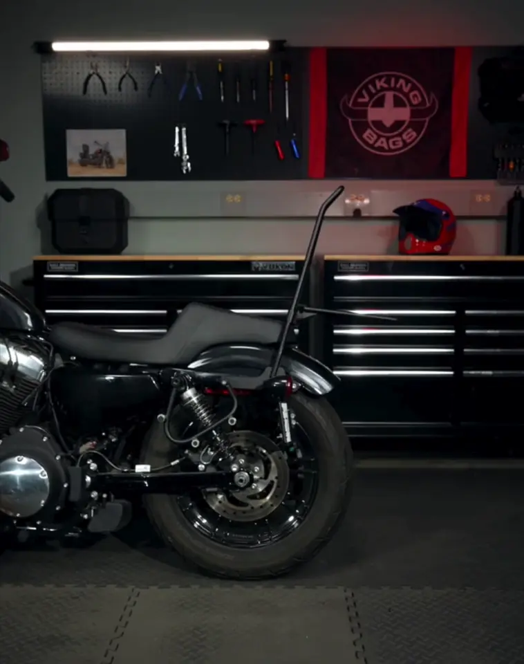 12L - Ironclad Quick Mount Medium Hard Solo Saddlebag (Left Only) for Harley Dyna Super Glide Custom FXDC/I - Image 10