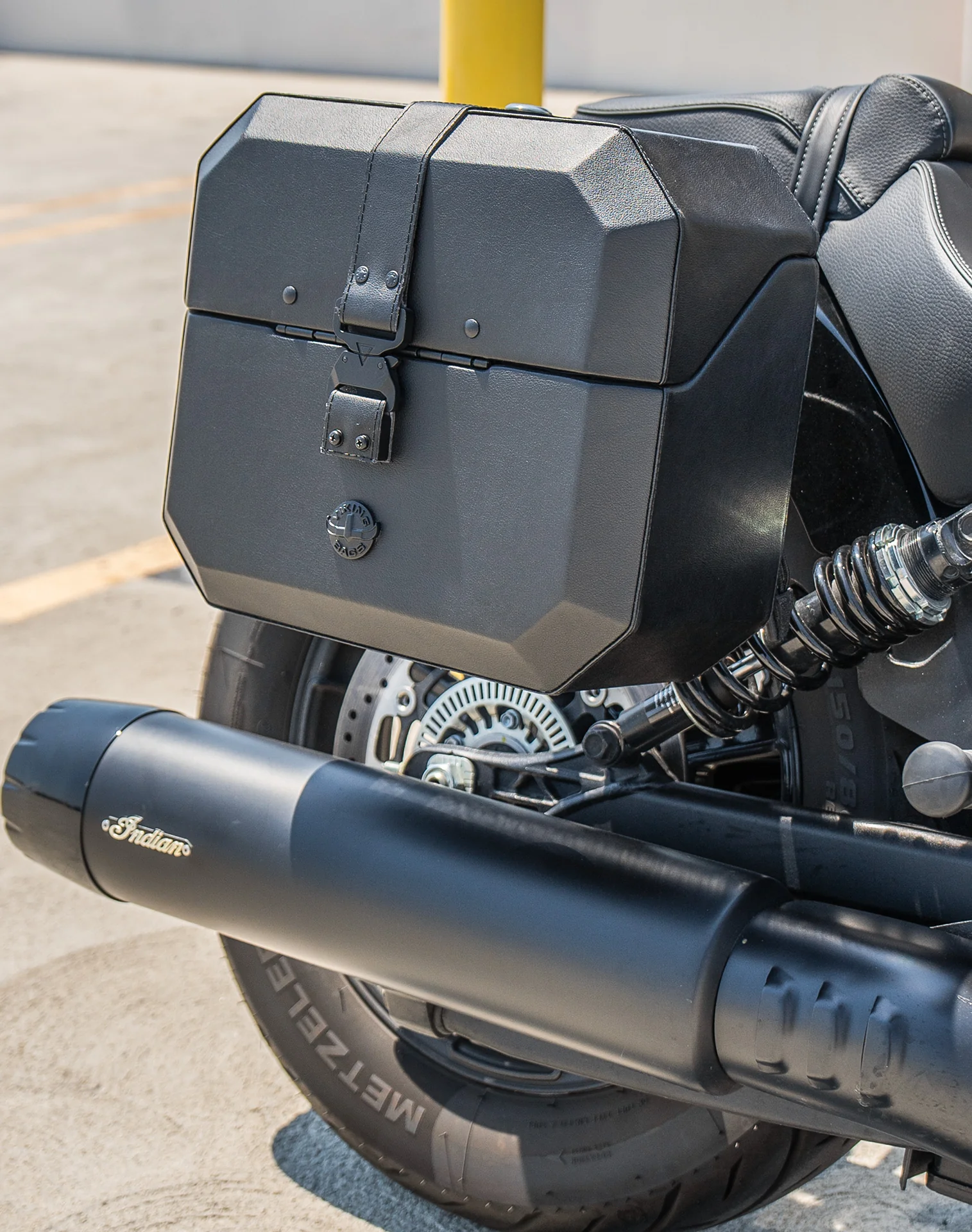 20L - Outlaw Quick-Mount Small 2025+ Indian Scout Sixty Bobber Leather Wrapped Hard Saddlebags - Image 5