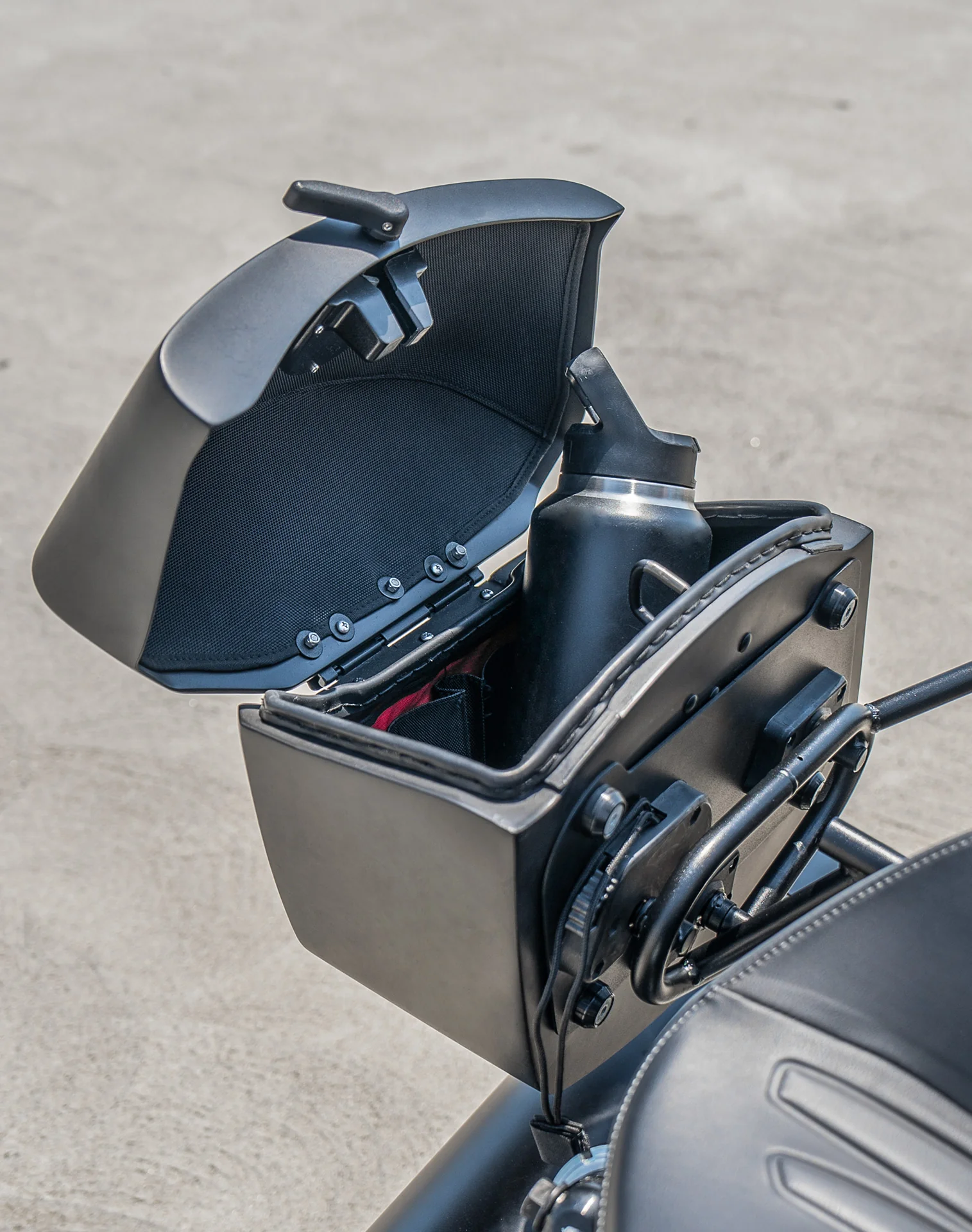 24L - Ironclad Quick-Mount Medium 2025+ Indian Sport Scout Sixty Matte Hard Saddlebags - Image 6