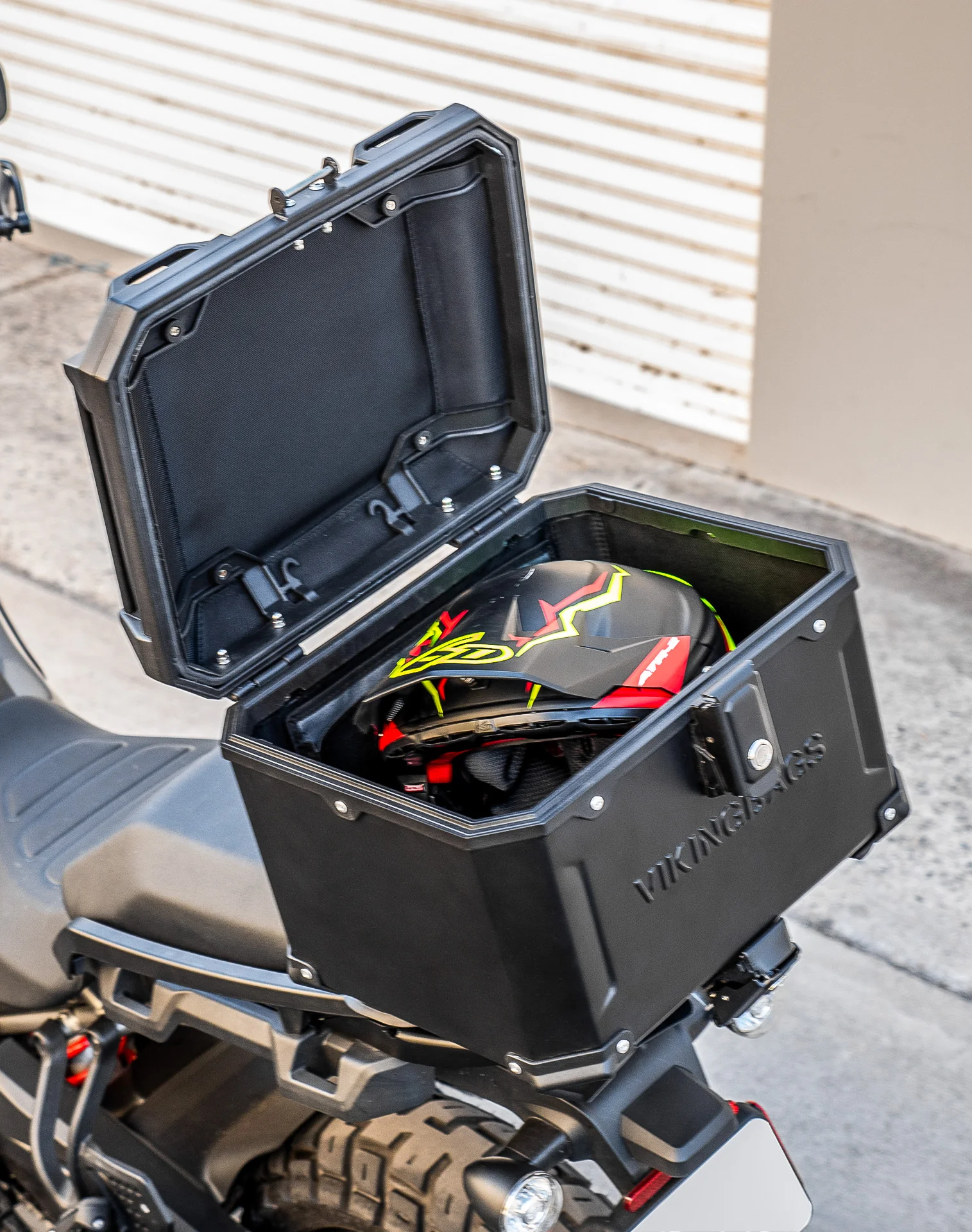 38L - Apex XL Harley Pan America RA1250/S Aluminum Top Case Black - Image 6