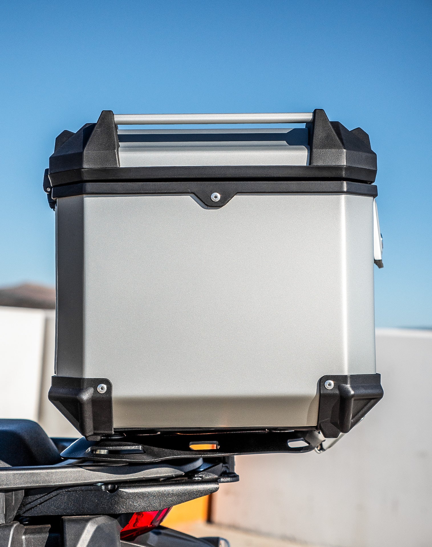 38L - Apex XL Harley Pan America RA1250/S Aluminum Top Case Silver - Image 4