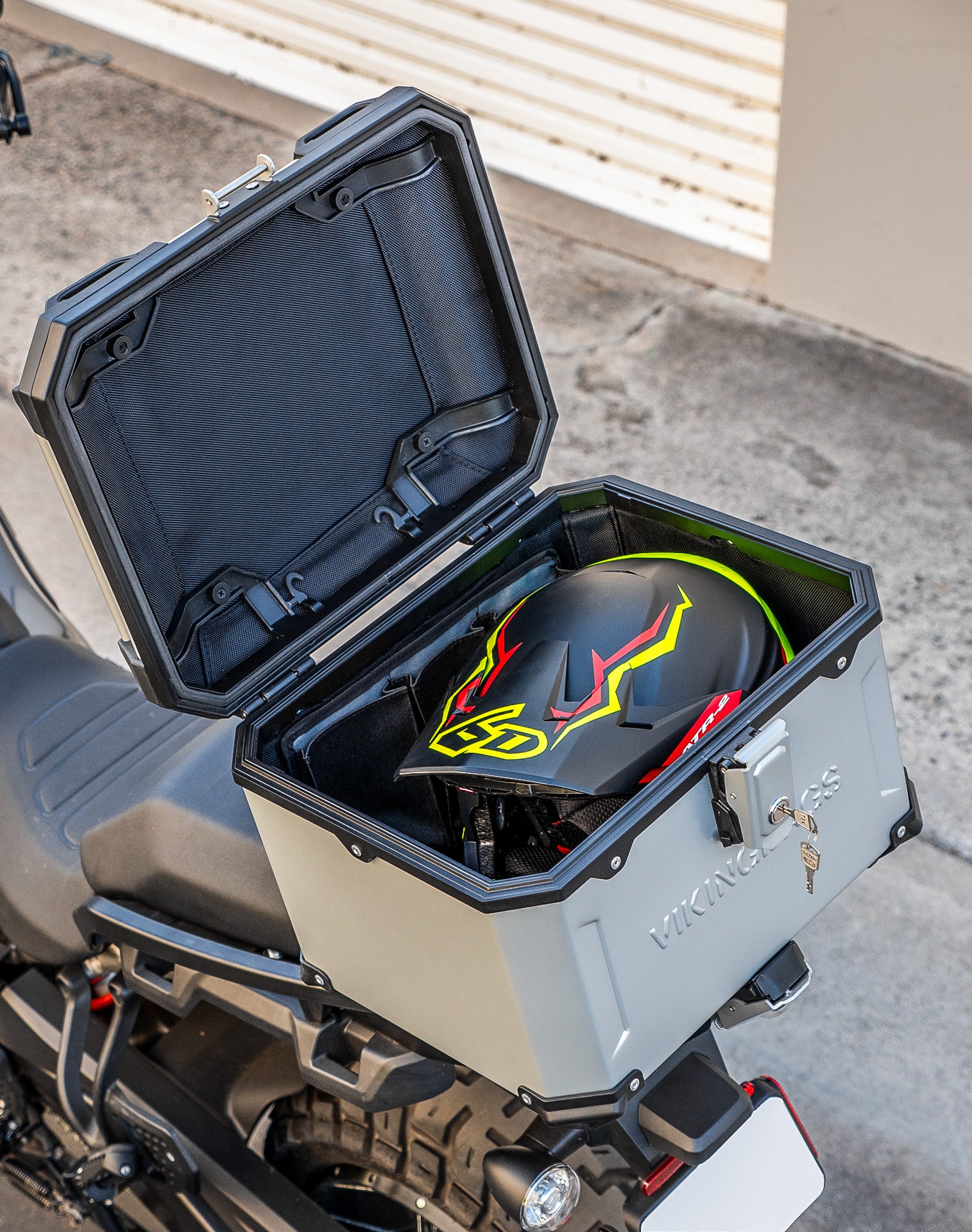 38L - Apex XL Harley Pan America RA1250/S Aluminum Top Case Silver - Image 6