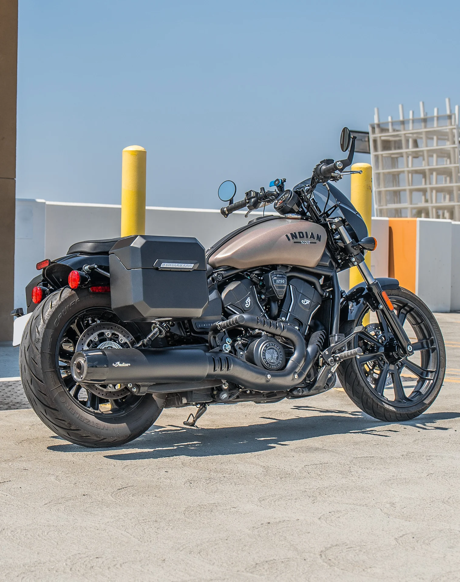 20L - Outlaw Quick-Mount Small 2025+ Indian Scout Bobber Matte Hard Saddlebags - Image 3