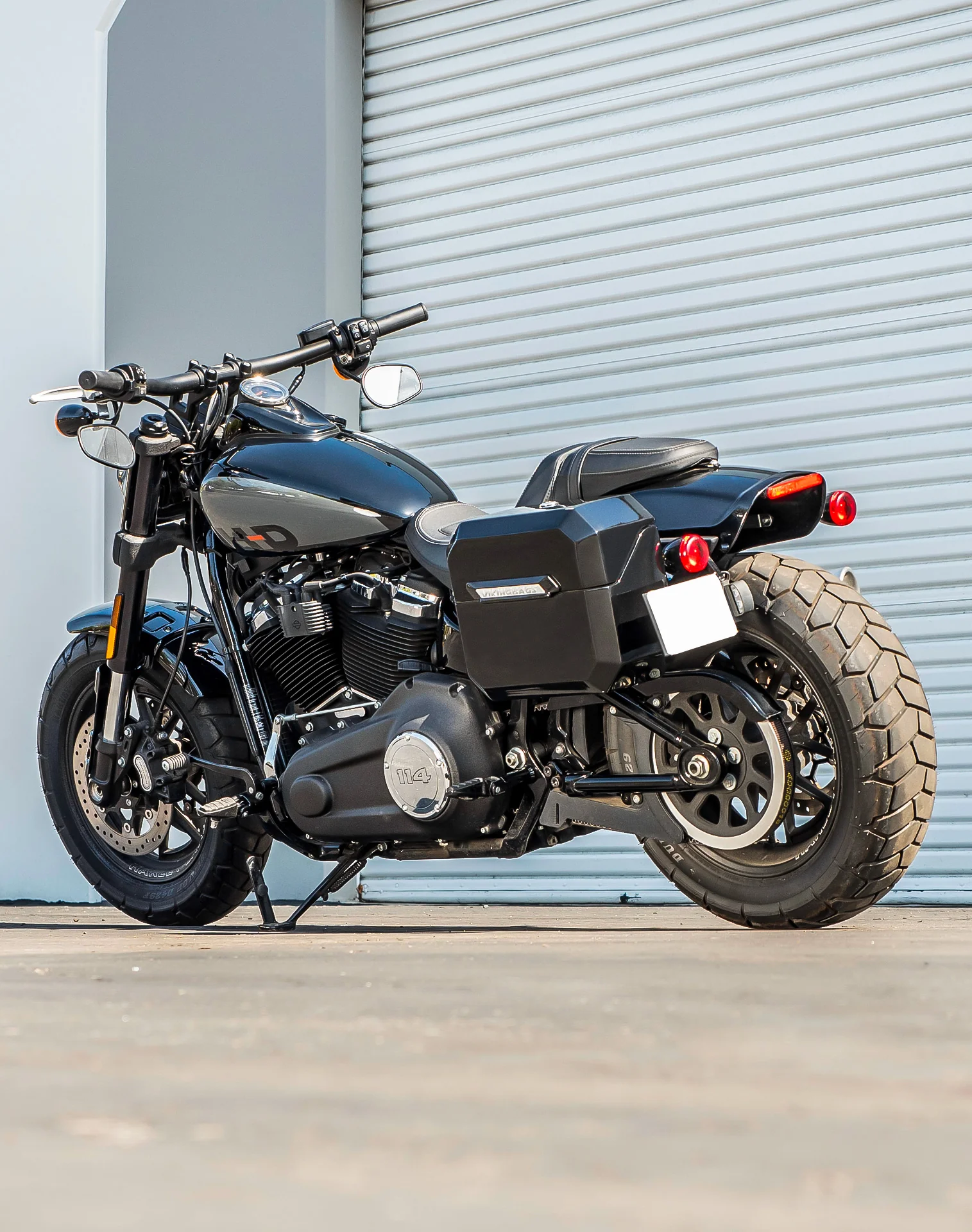 20L - Outlaw Quick-Mount Small Harley Softail Fat Bob FXFB/S Painted Hard Saddlebags - Image 3