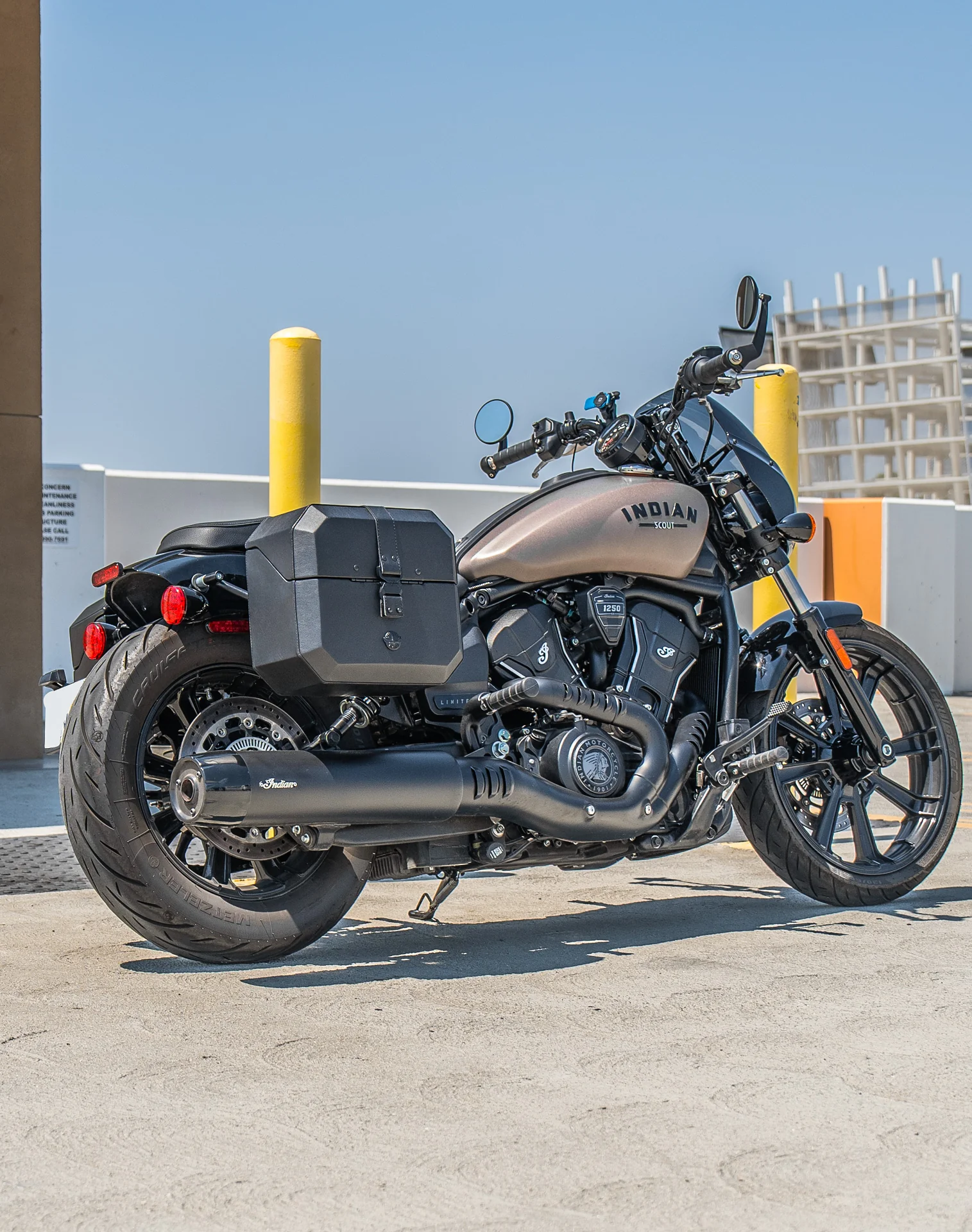 20L - Outlaw Quick-Mount Small 2025+ Indian Scout Bobber Leather Wrapped Hard Saddlebags - Image 3