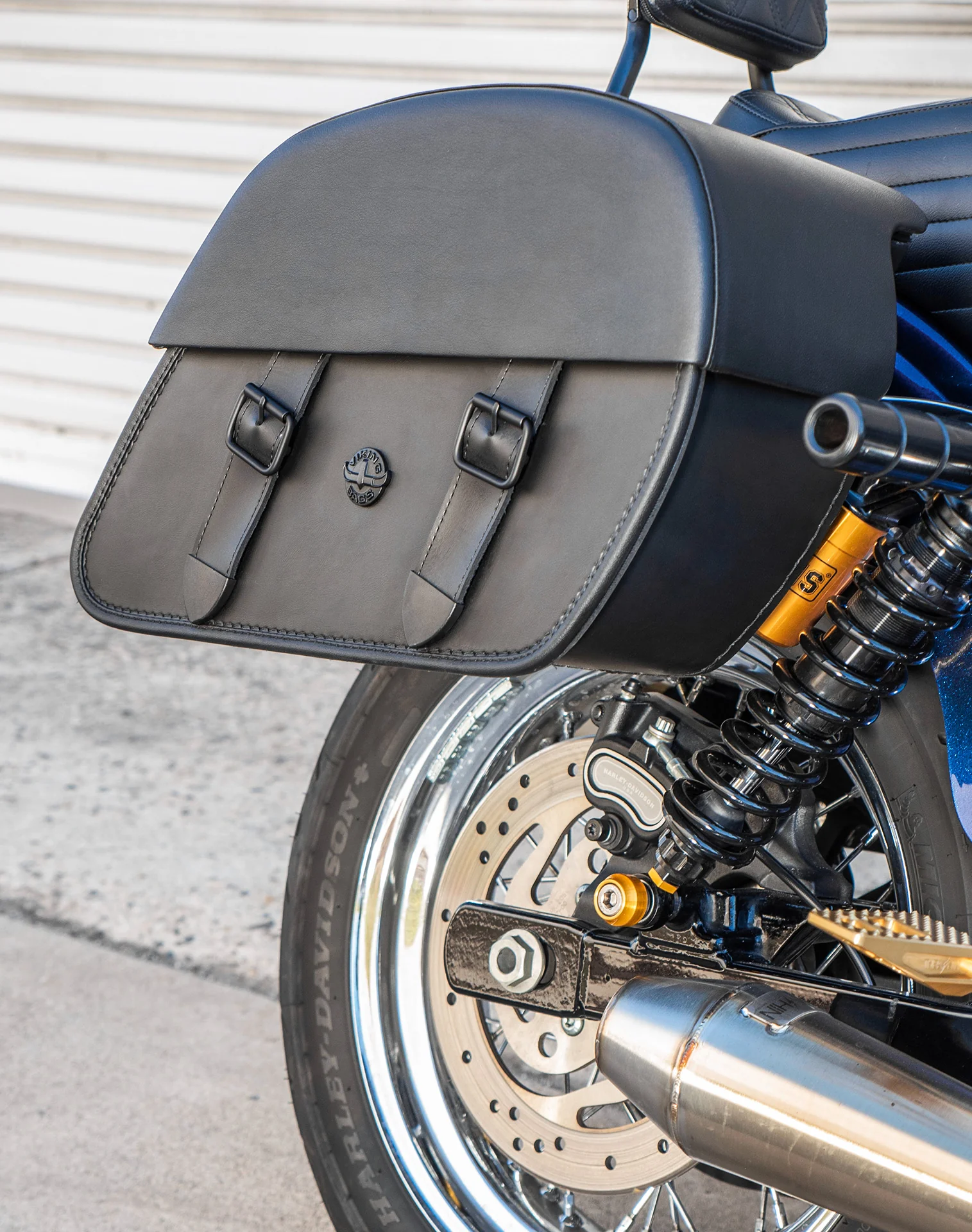 32L - Baelor Large Hard Mount Shock Cutout Saddlebags for Harley Dyna Super Glide FXD/I - Image 4