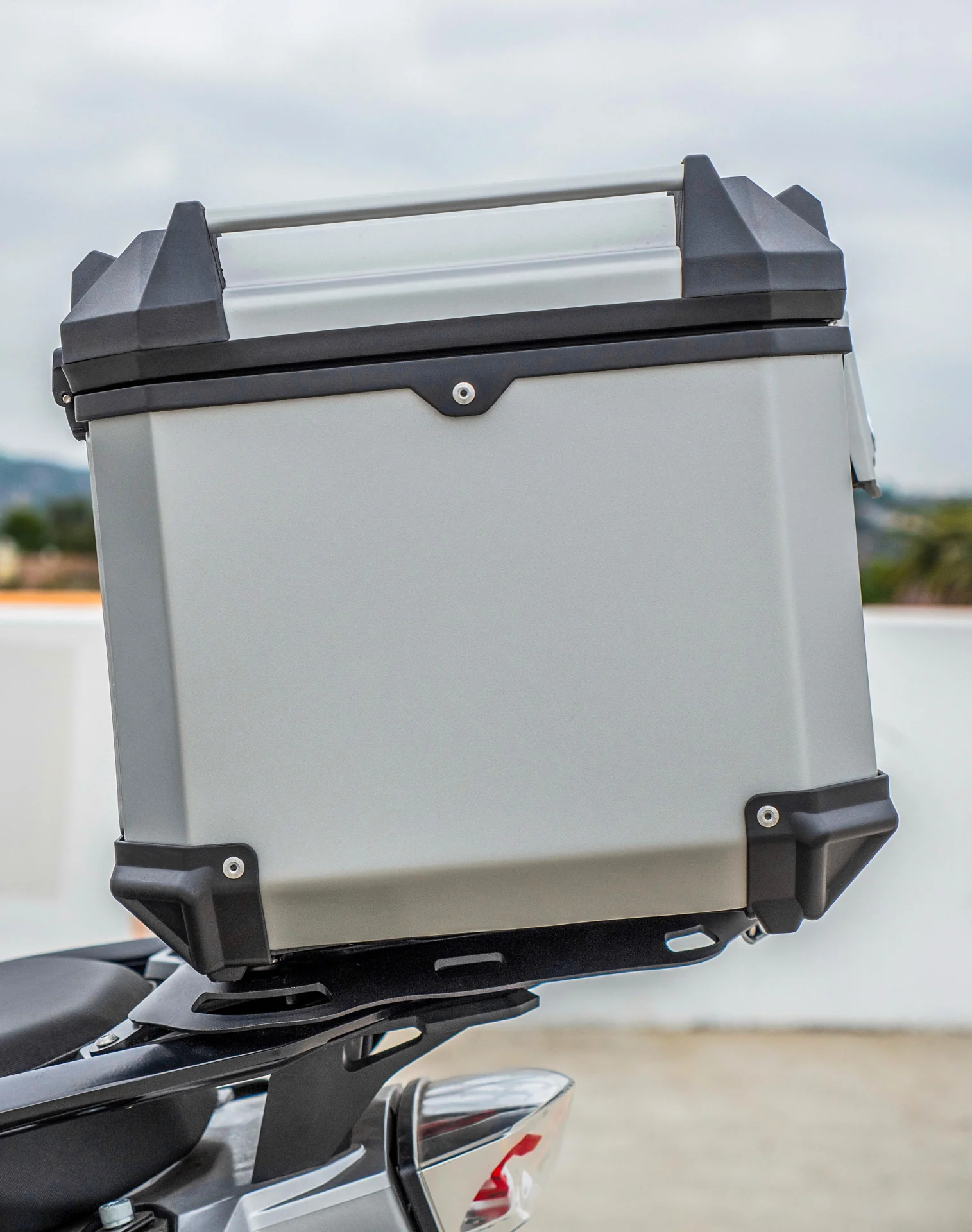 38L - Apex XL BMW R 1250 GS Aluminum Top Case Silver - Image 5