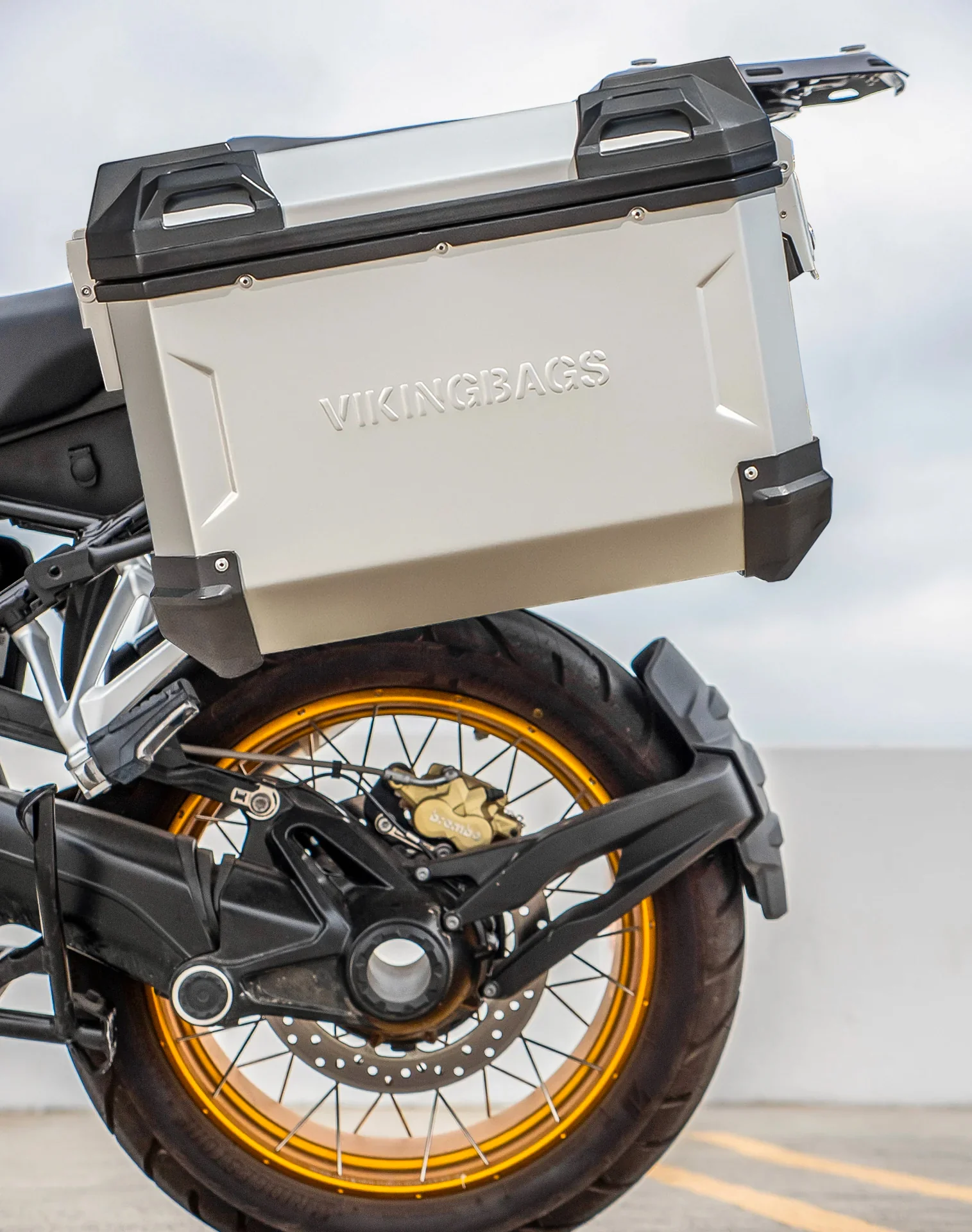 45L - Apex XL BMW R 1250 GS Aluminum Side Cases Silver - Image 4