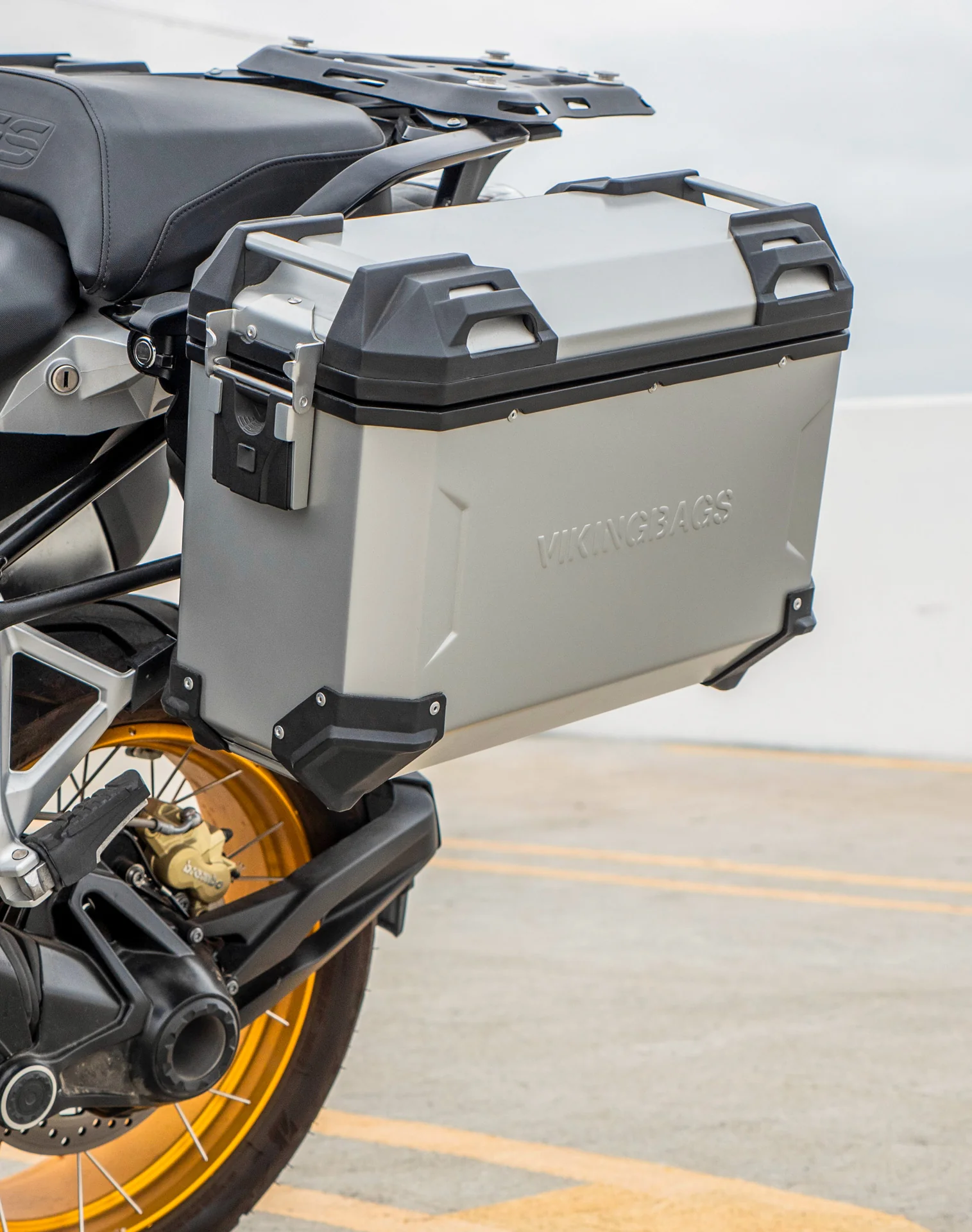 45L - Apex XL BMW R 1250 GS Aluminum Side Cases Silver - Image 5