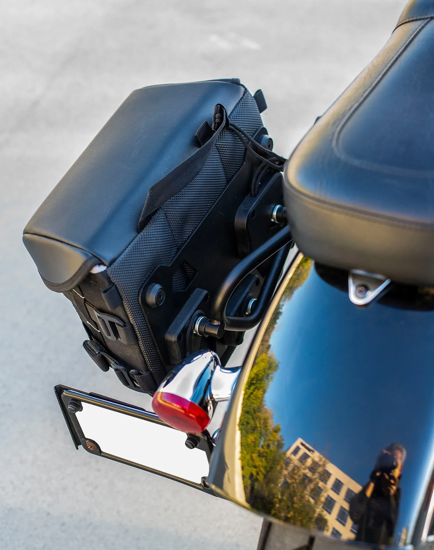 10L - Incognito Quick Mount Small Solo Motorcycle Saddlebag (Left Only) for Harley Sportster 883 Iron XL883N - Image 5