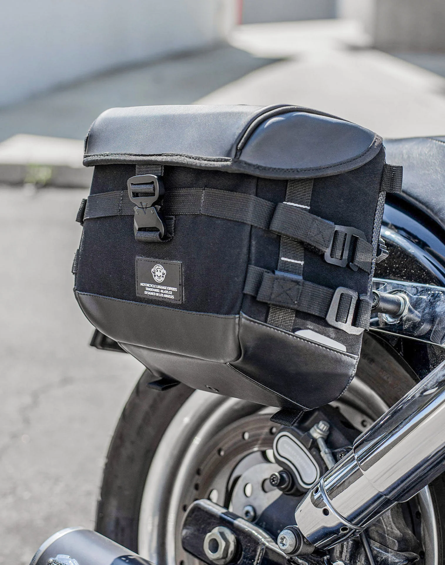 10L - Incognito Quick Mount Small Solo Motorcycle Saddlebag (Right Only) for Harley Dyna Fat Bob FXDF/SE - Image 6