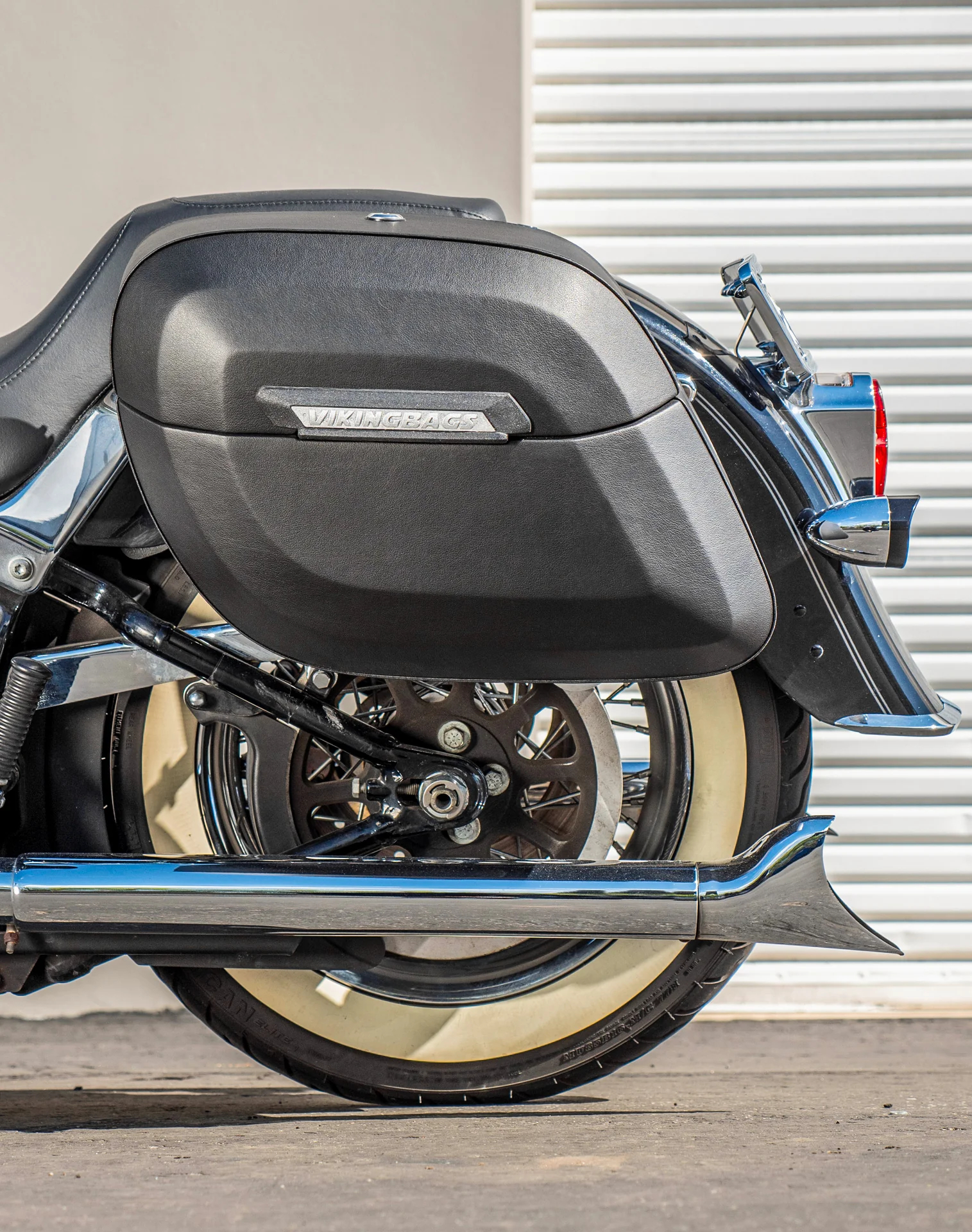 40L - Lamellar Raven Extra Large Leather Covered Motorcycle Hard Saddlebags for Harley Softail Deluxe FLSTN/I - Image 4