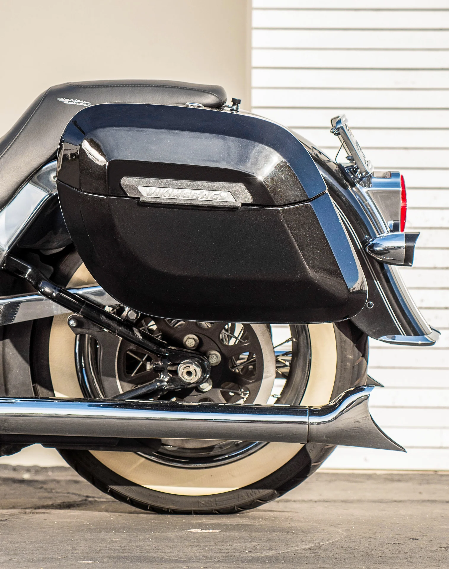 40L - Lamellar Raven Extra Large Painted Motorcycle Hard Saddlebags for Harley Softail Deluxe FLSTN/I - Image 4