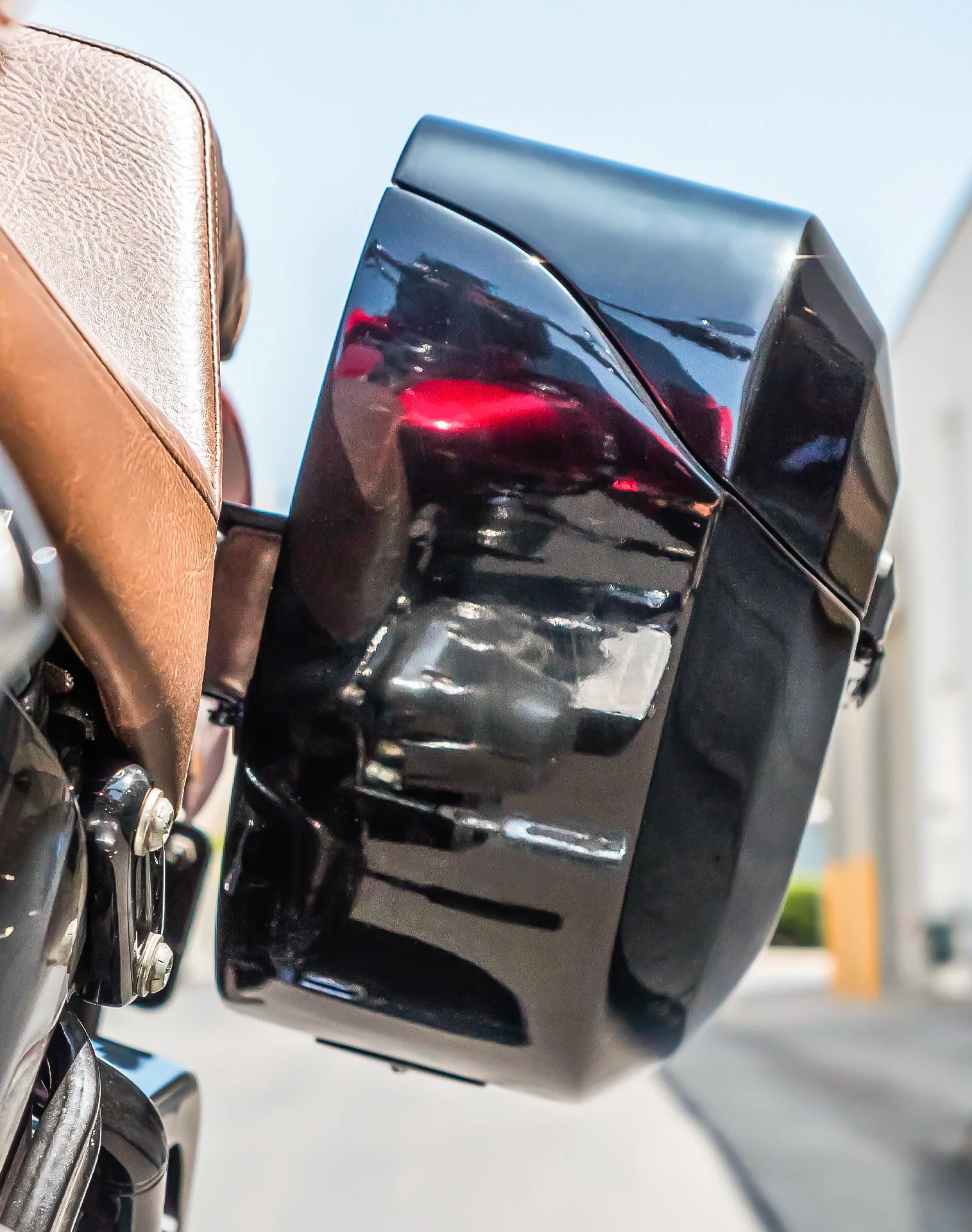 40L - Lamellar Raven XL Painted Motorcycle Hard Saddlebags for Harley Softail Slim FLS - Image 5