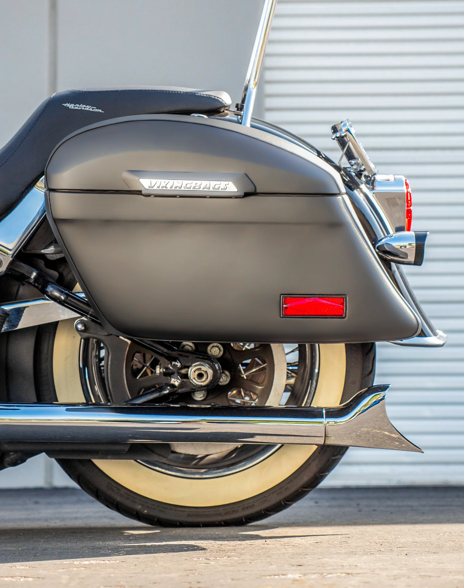 44L - Lamellar Stallion Extra Large Matte Motorcycle Hard Saddlebags for Harley Softail Deluxe FLSTN/I - Image 4