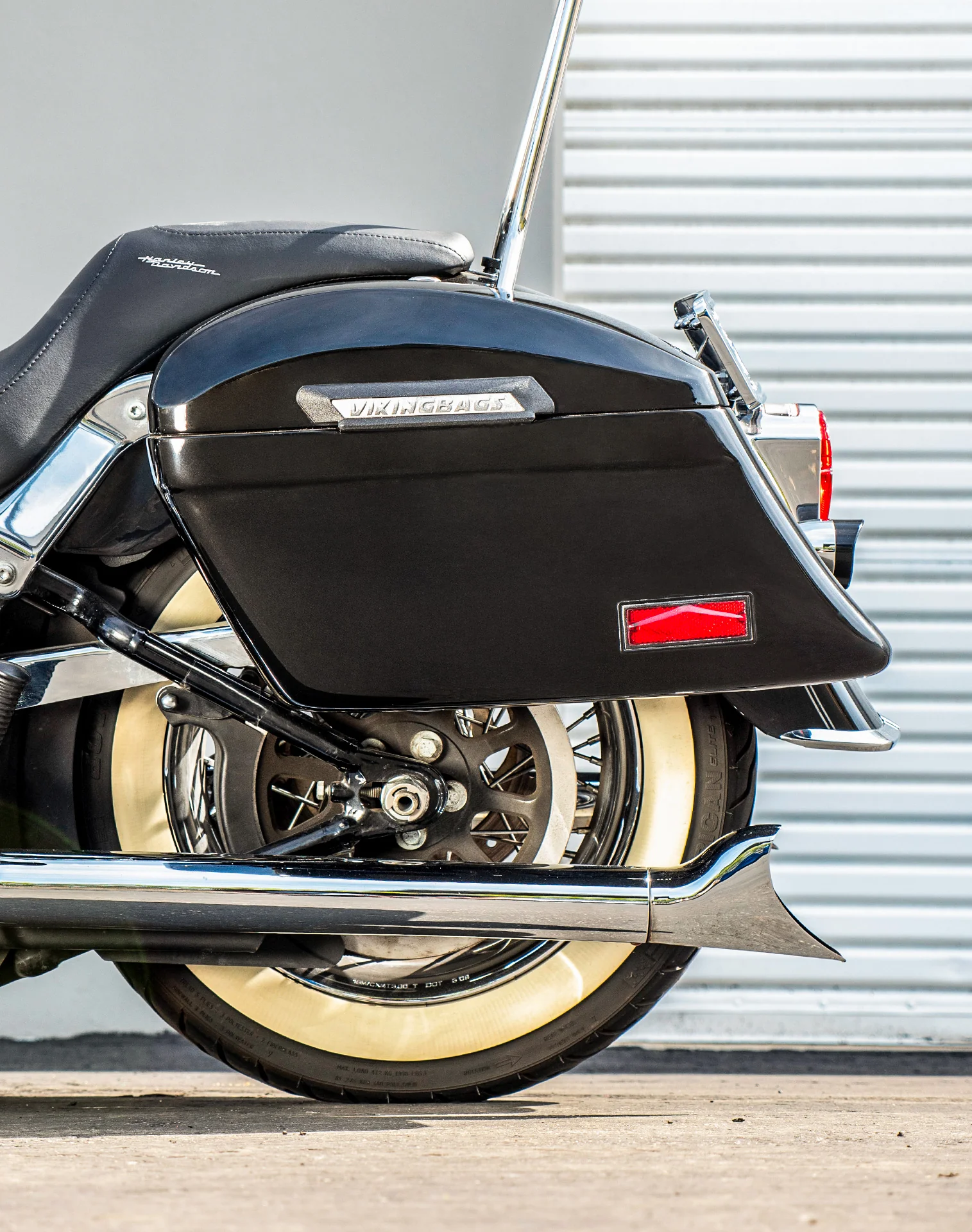 44L - Lamellar Stallion Extra Large Painted Motorcycle Hard Saddlebags for Harley Softail Deluxe FLSTN/I - Image 4