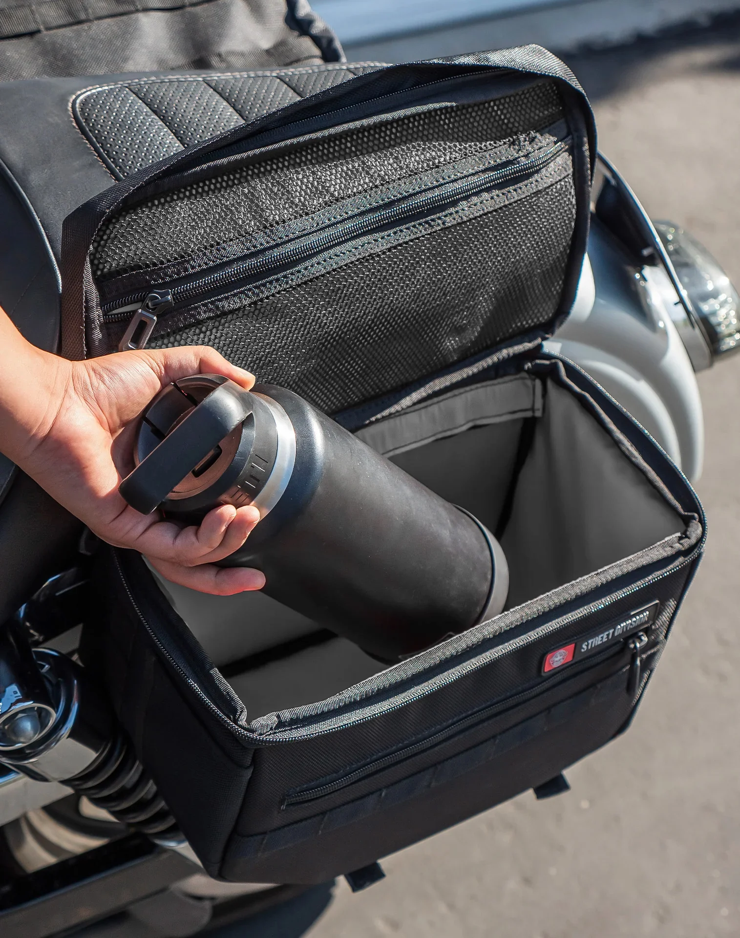 18L - Patriot Medium Motorcycle Throw Over Saddlebags for Harley Dyna Low Rider FXDL/I - Image 6