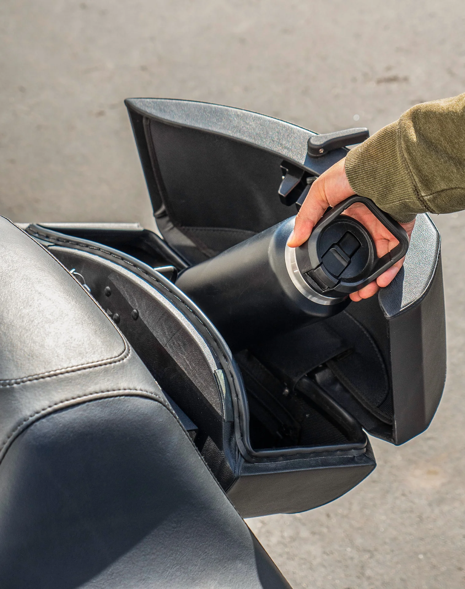 28L - Phantom Large Leather Wrapped Motorcycle Hard Saddlebags For Harley Softail Deluxe FLSTN/I - Image 6